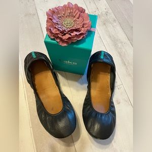 Black Tieks size 10 with box !
